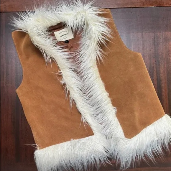 NWOT Free People Indigo River leather vest with faux fur trim - Picture 2 of 6